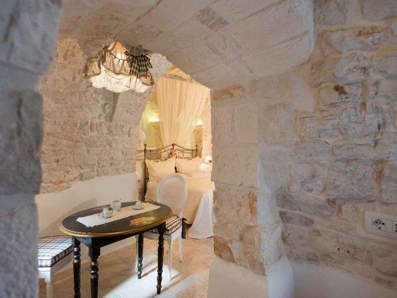 Romantic Trulli image