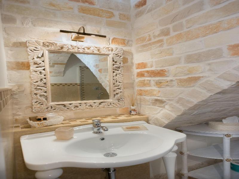 Romantic Trulli image