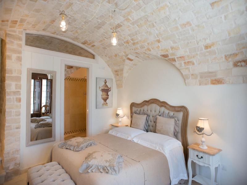 Romantic Trulli image