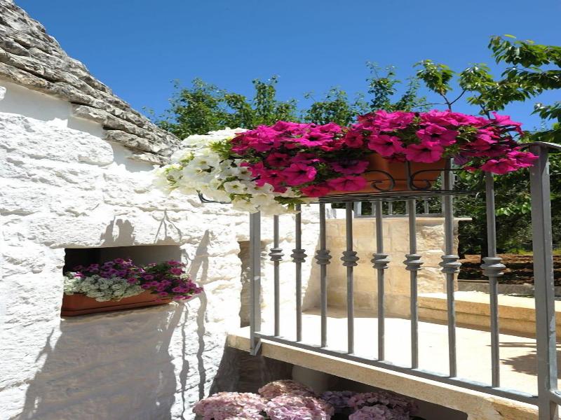 Romantic Trulli image