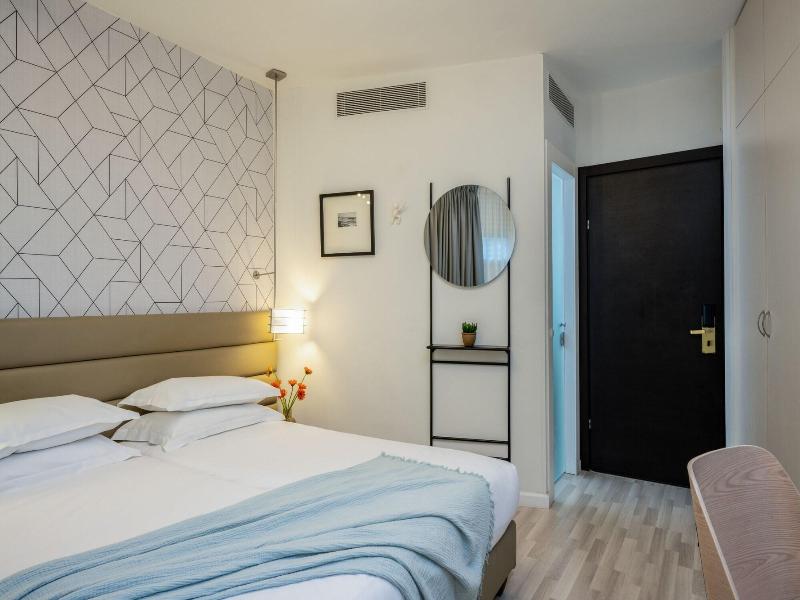 Maxim Hotel Tel Aviv image