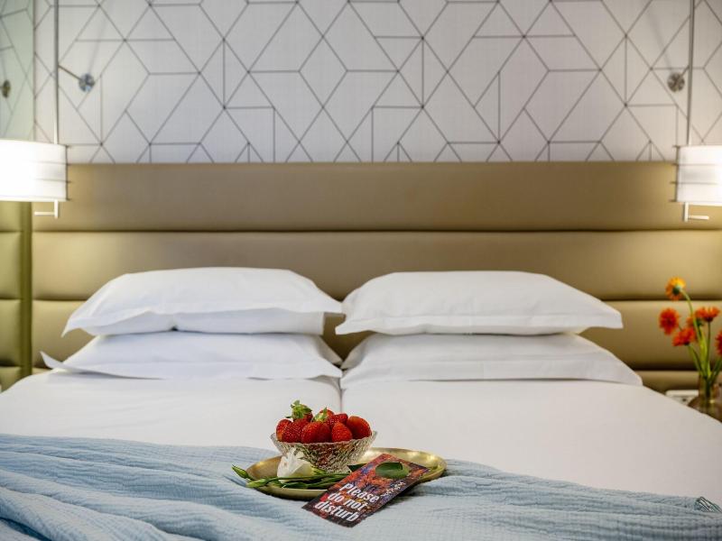 Maxim Hotel Tel Aviv image