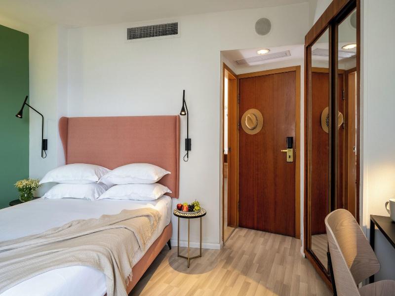 Maxim Hotel Tel Aviv image