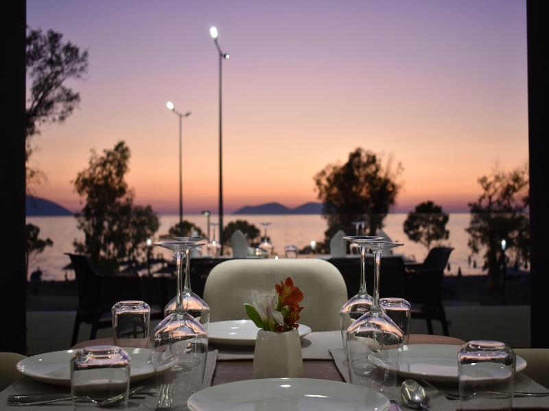 Yacht Hotel image