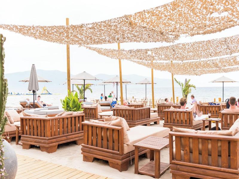 Yacht Hotel image