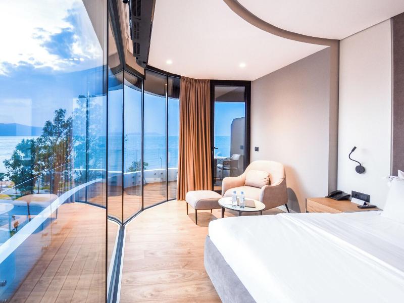 Yacht Hotel image