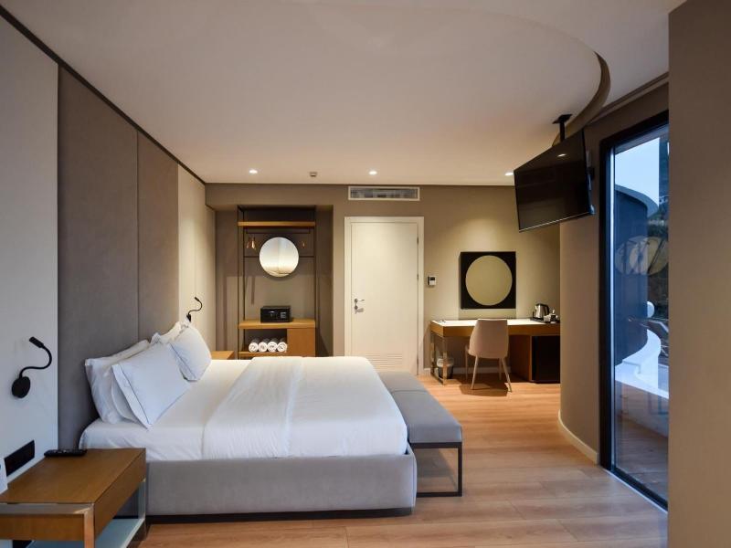Yacht Hotel image