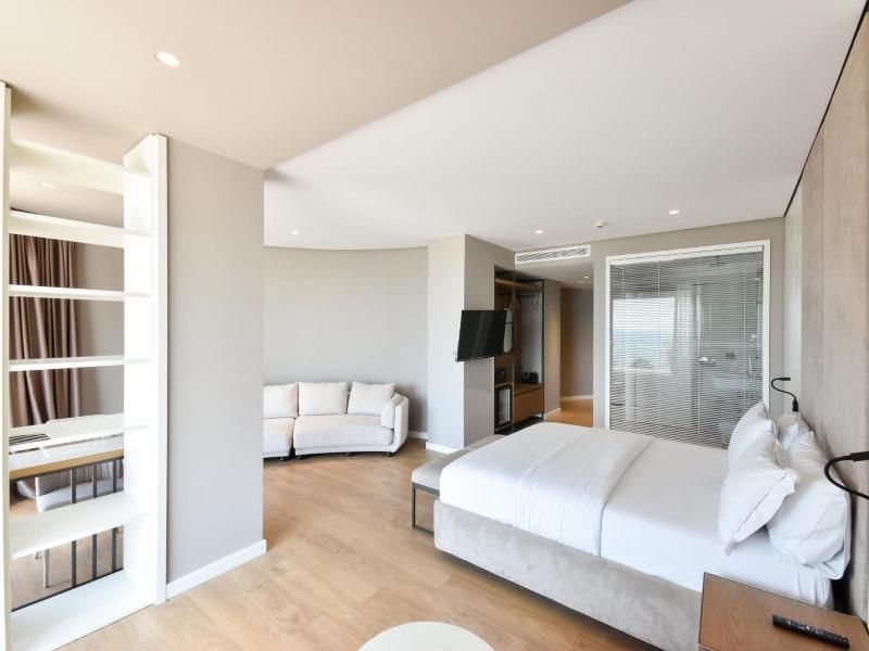 Yacht Hotel image