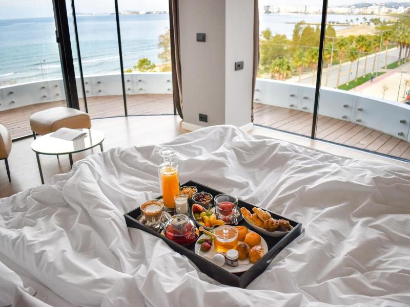 Yacht Hotel image
