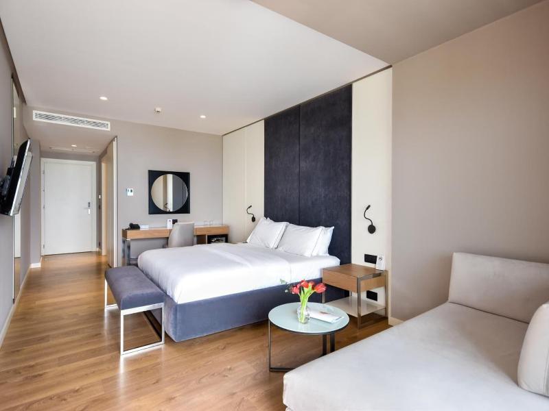 Yacht Hotel image