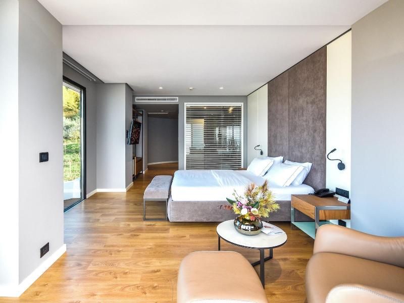 Yacht Hotel image