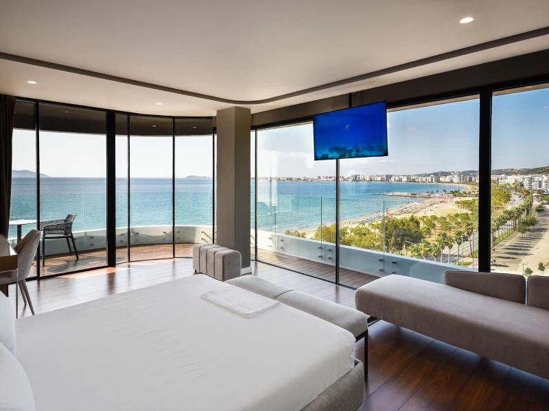 Yacht Hotel image