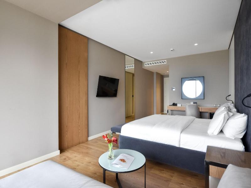 Yacht Hotel image