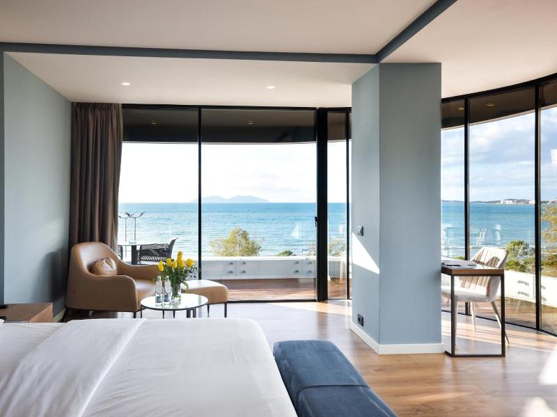 Yacht Hotel image
