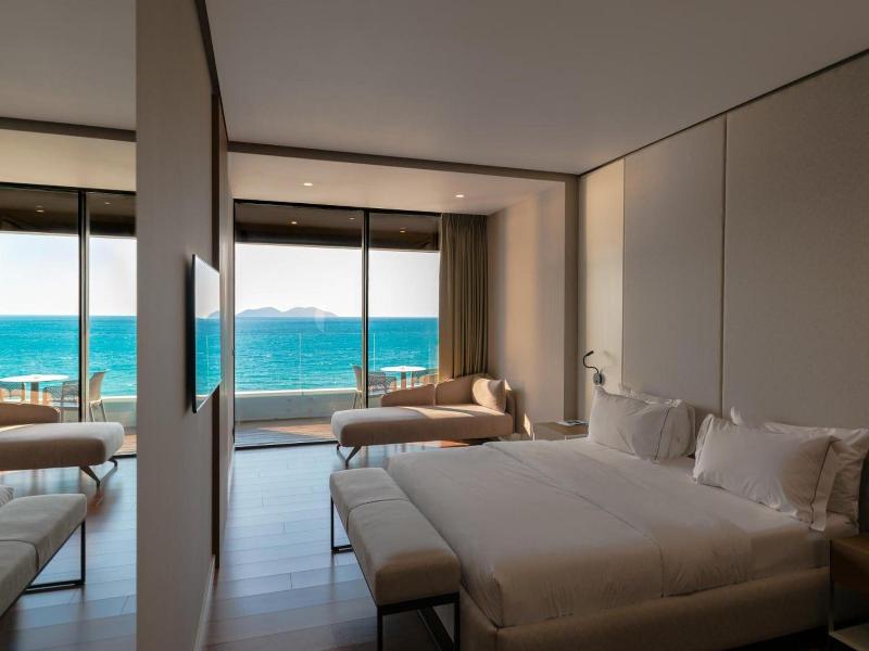 Yacht Hotel image