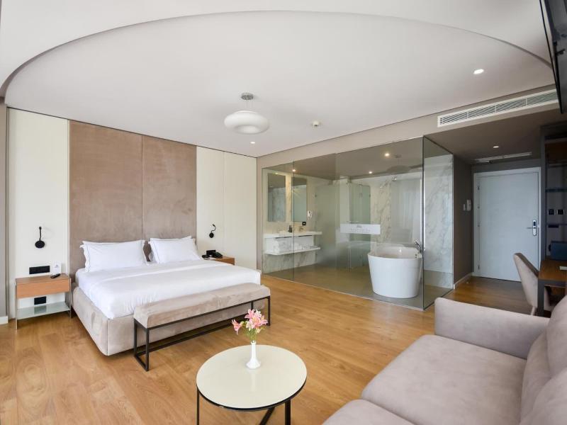 Yacht Hotel image