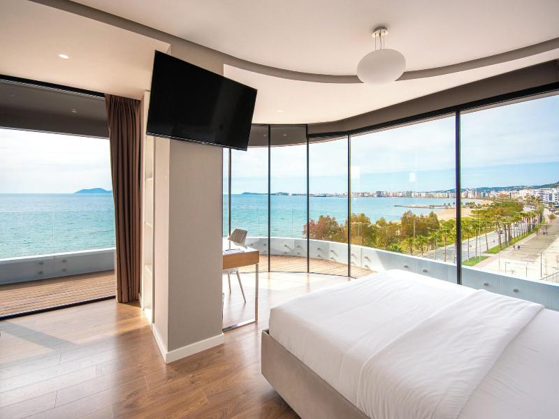 Yacht Hotel image