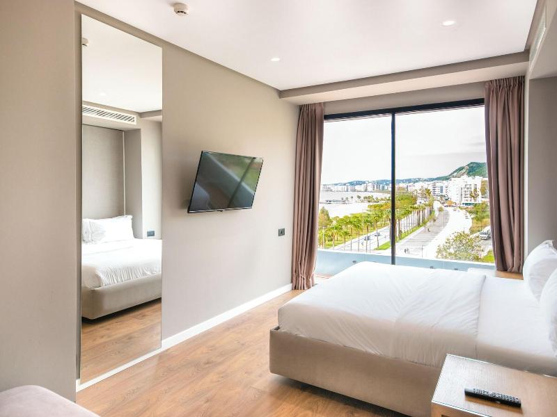 Yacht Hotel image