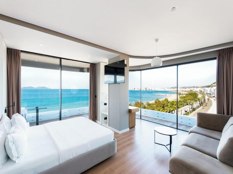 Yacht Hotel image