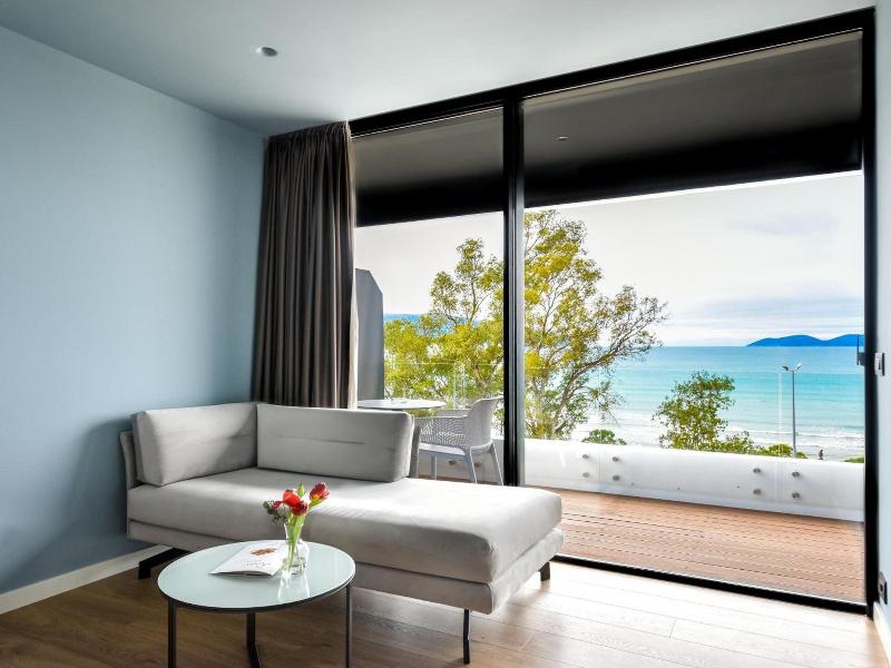 Yacht Hotel image