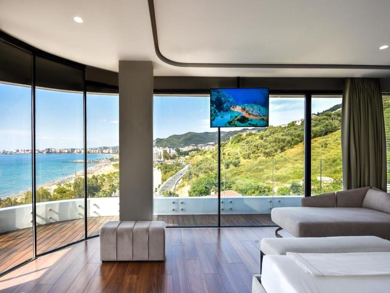 Yacht Hotel image