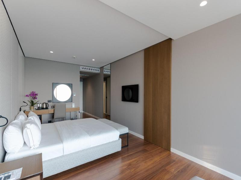 Yacht Hotel image