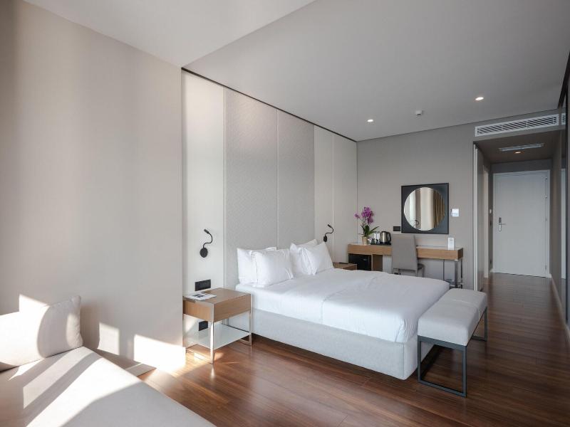 Yacht Hotel image