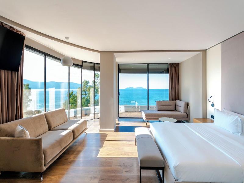 Yacht Hotel image