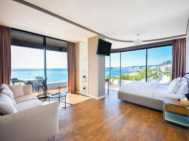 Yacht Hotel image