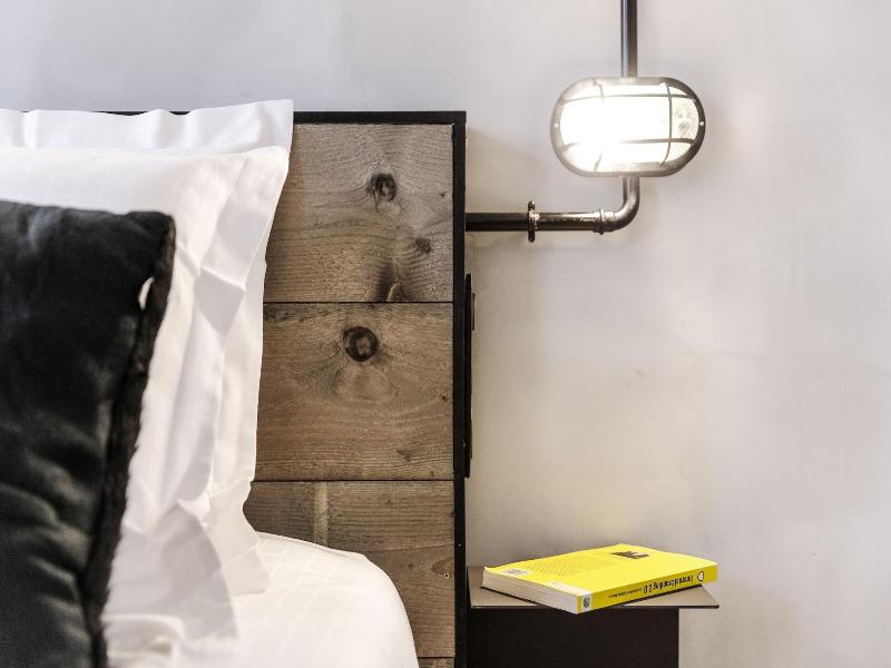 Upstairs Hotel image