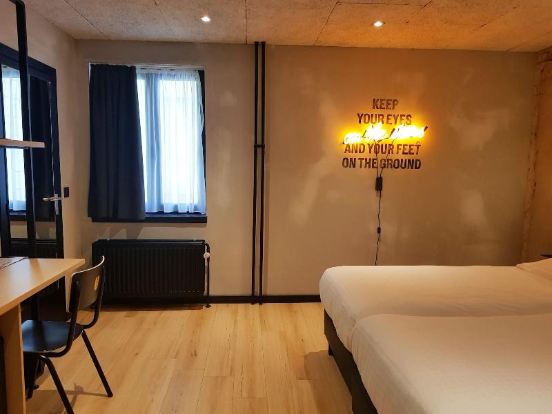 Upstairs Hotel image