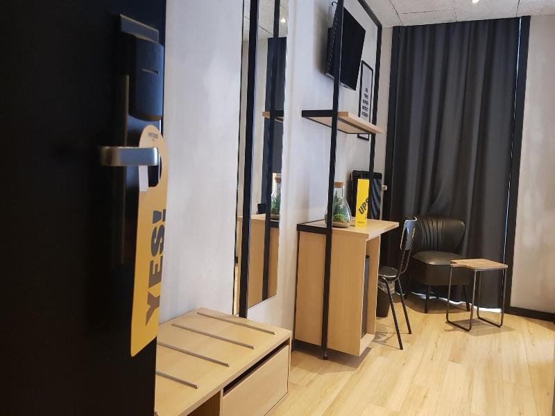 Upstairs Hotel image
