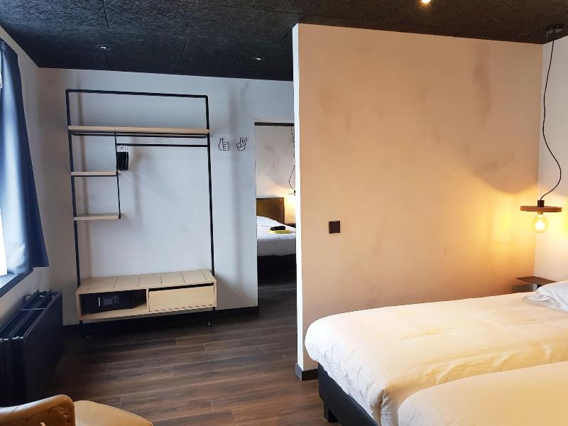 Upstairs Hotel image