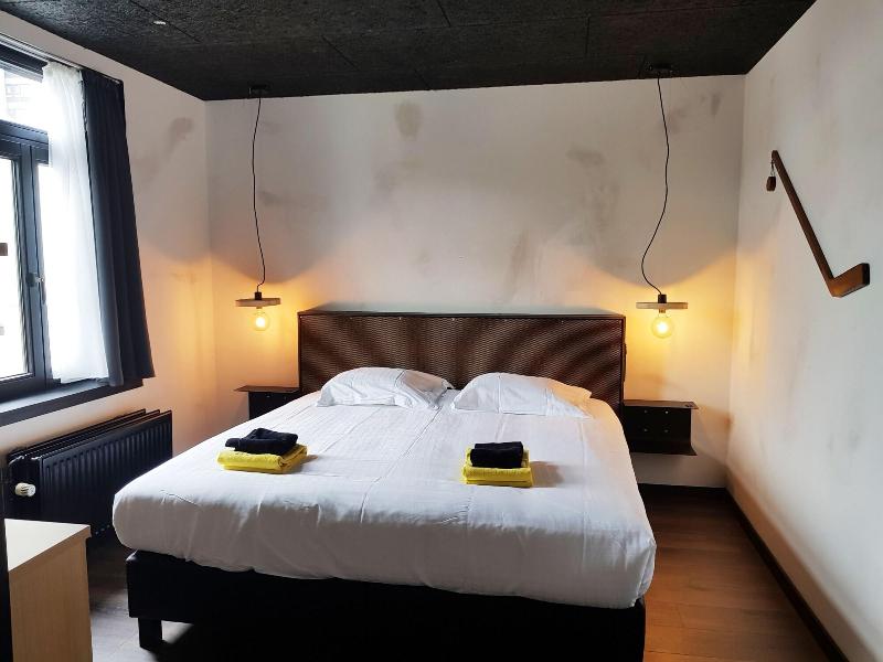 Upstairs Hotel image