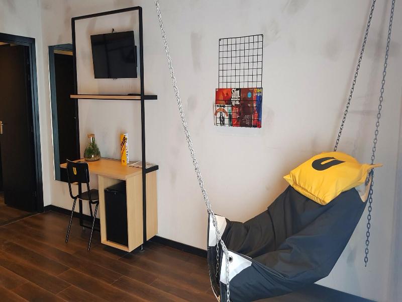 Upstairs Hotel image