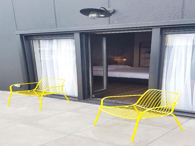 Upstairs Hotel image