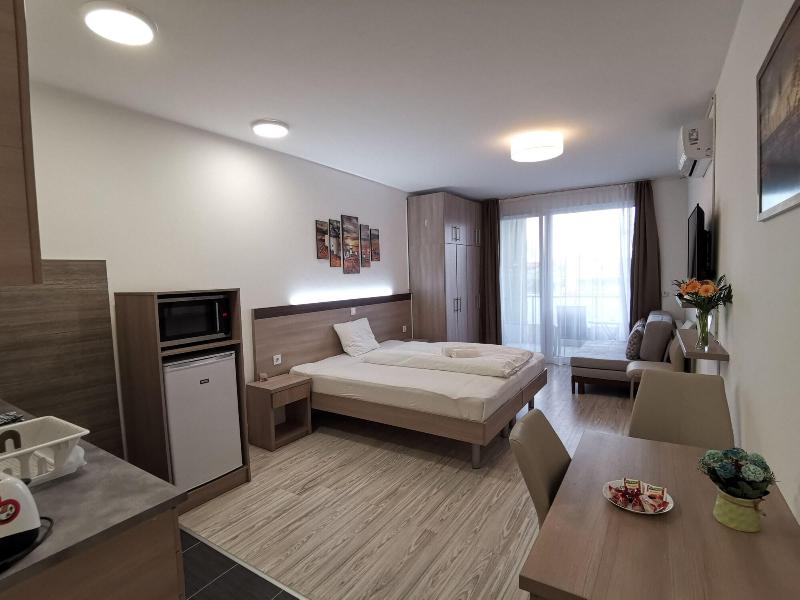 Corvin Holiday Apartment Hotel image