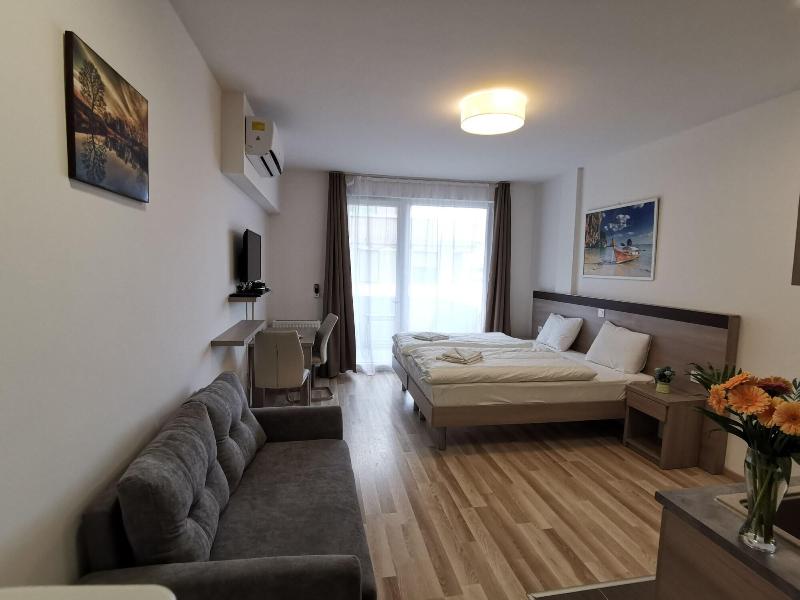 Corvin Holiday Apartment Hotel image