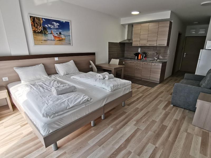 Corvin Holiday Apartment Hotel image