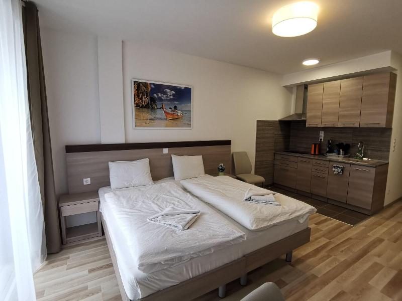 Corvin Holiday Apartment Hotel image