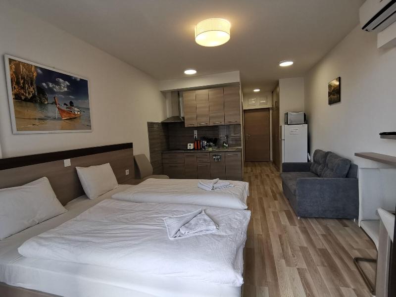Corvin Holiday Apartment Hotel image