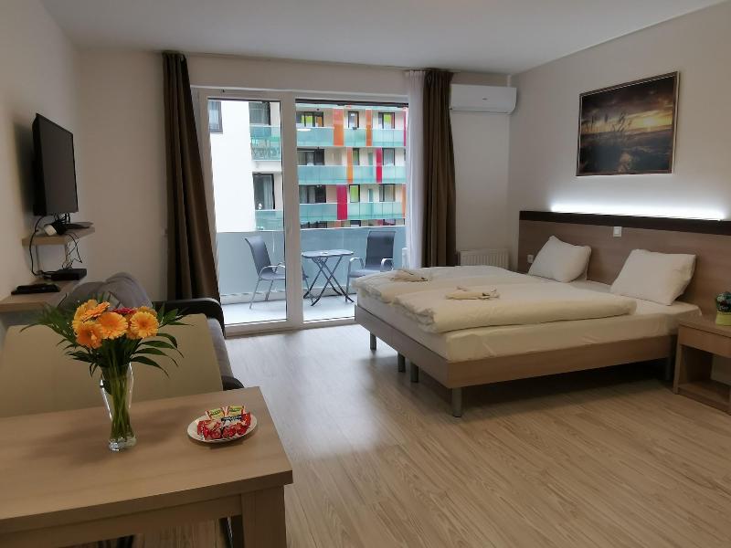 Corvin Holiday Apartment Hotel image