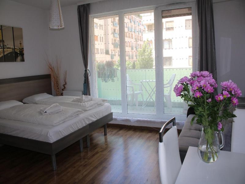 Corvin Holiday Apartment Hotel image