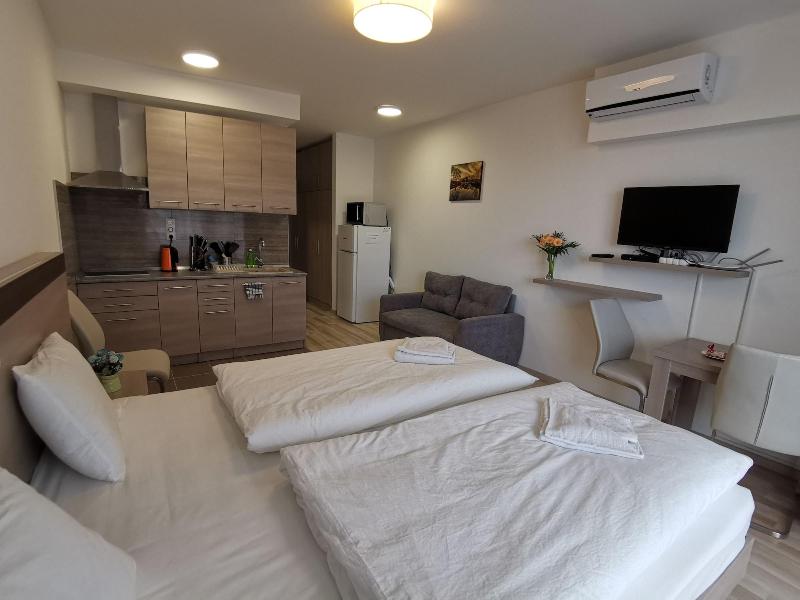 Corvin Holiday Apartment Hotel image