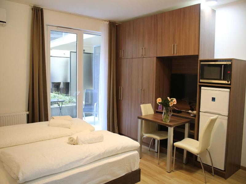 Corvin Holiday Apartment Hotel image
