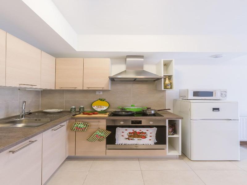 Corvin Holiday Apartment Hotel image