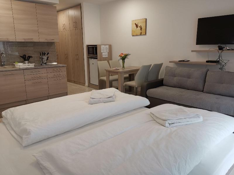 Corvin Holiday Apartment Hotel image