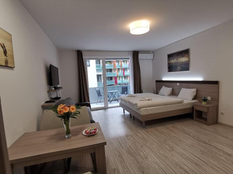 Corvin Holiday Apartment Hotel image