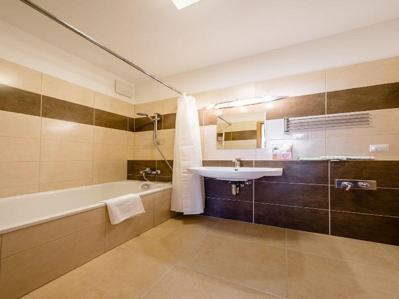Corvin Holiday Apartment Hotel image