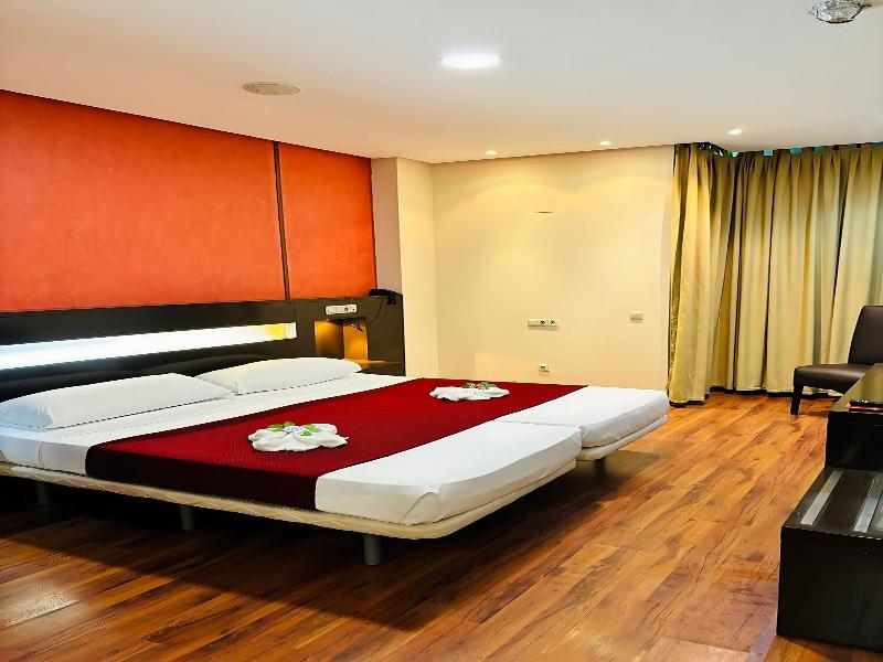 Hotel La Cantuena image
